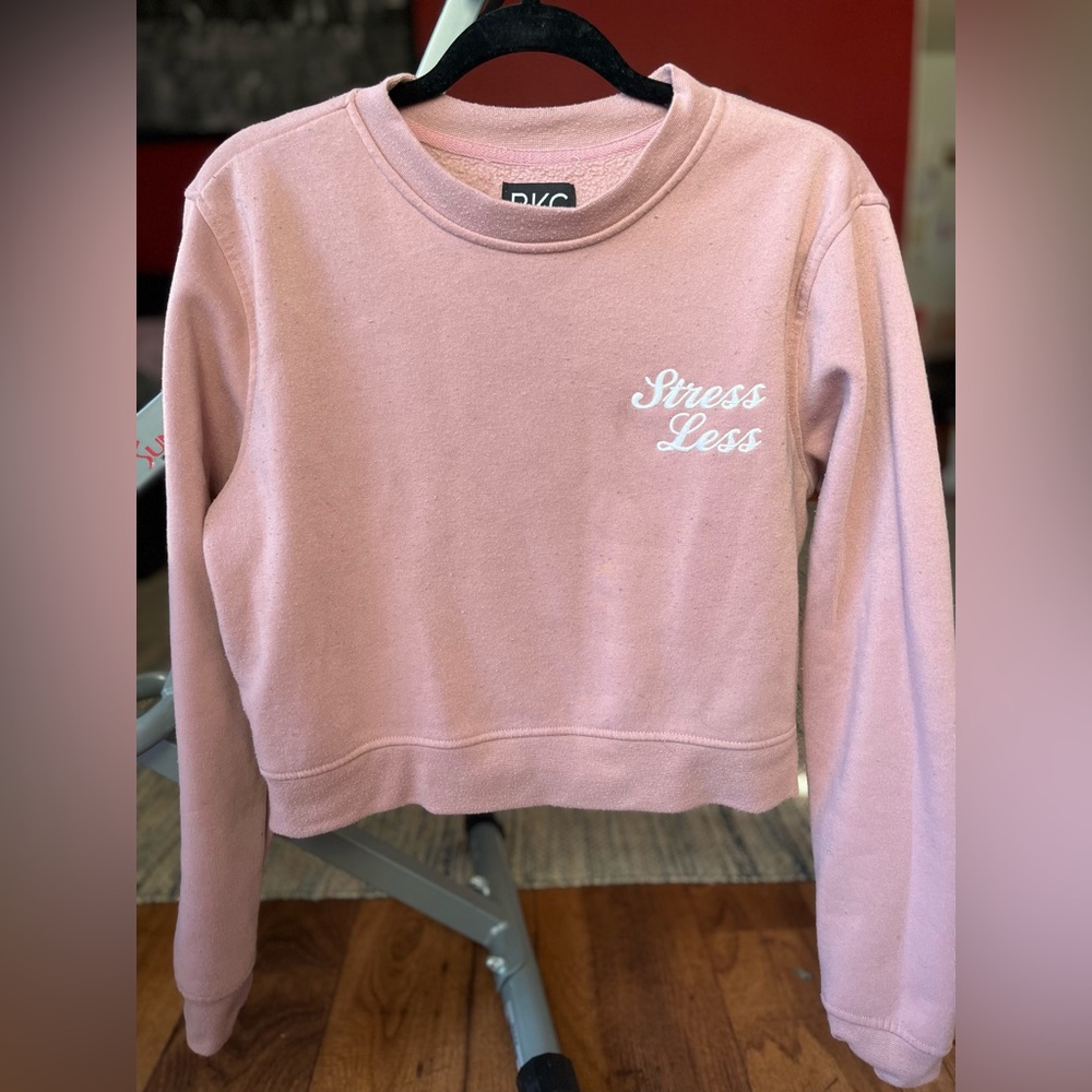 STRESS LESS PINK SWEATSHIRT 🩷